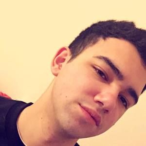 Meet your Posher, Alex